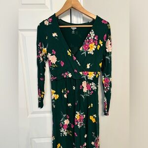 Lot of 12 maternity items